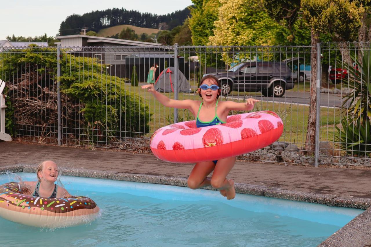 Parklands Motorlodge & Holiday Park Turangi Extérieur photo